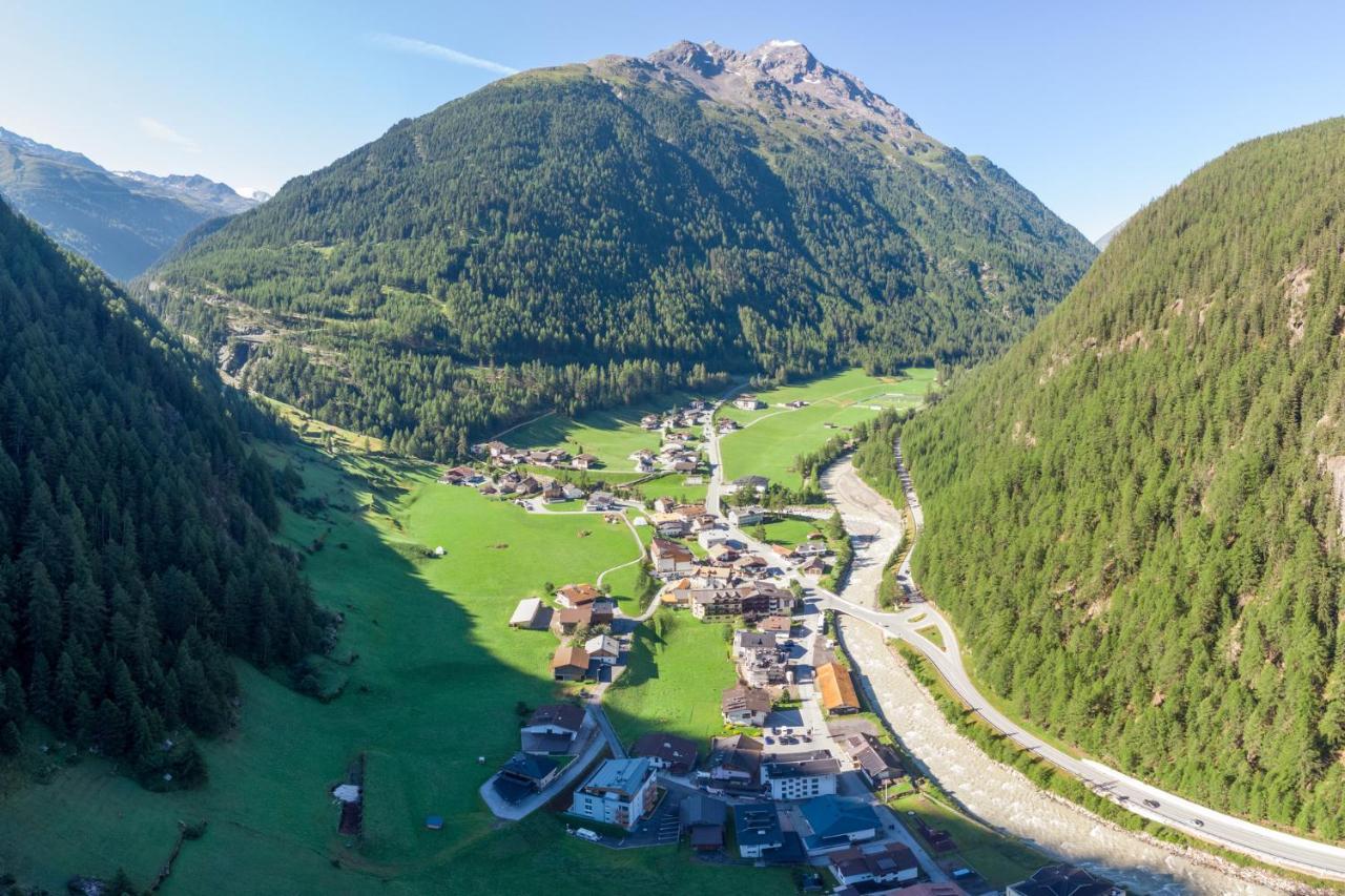 Garni Oetztal Rooms & Aparts Solden Bagian luar foto